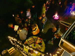 Lebendiger Adventskalender bei Familie Diez, Weimarische Straße